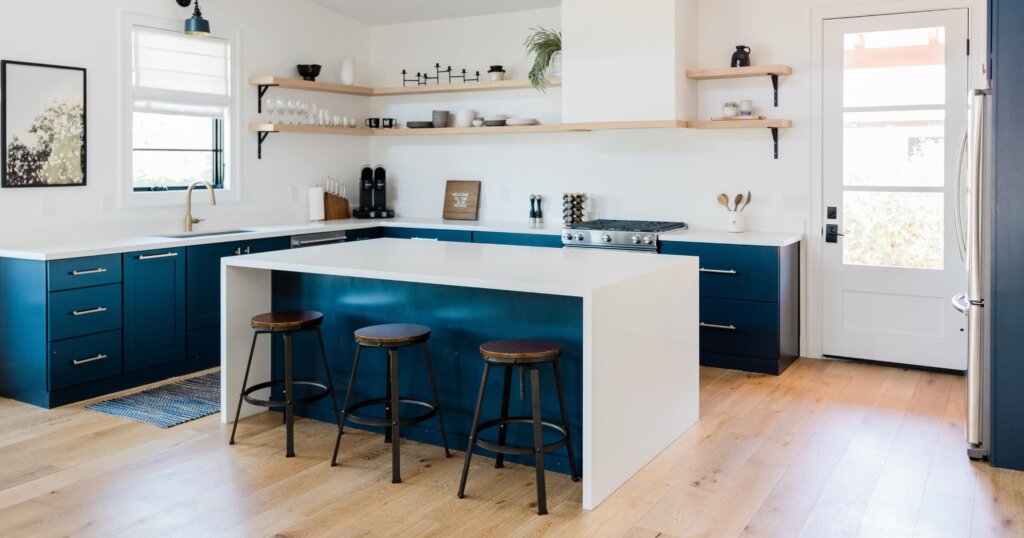 Open shelving kitchen