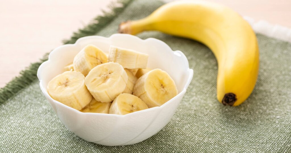 banana in a bowl