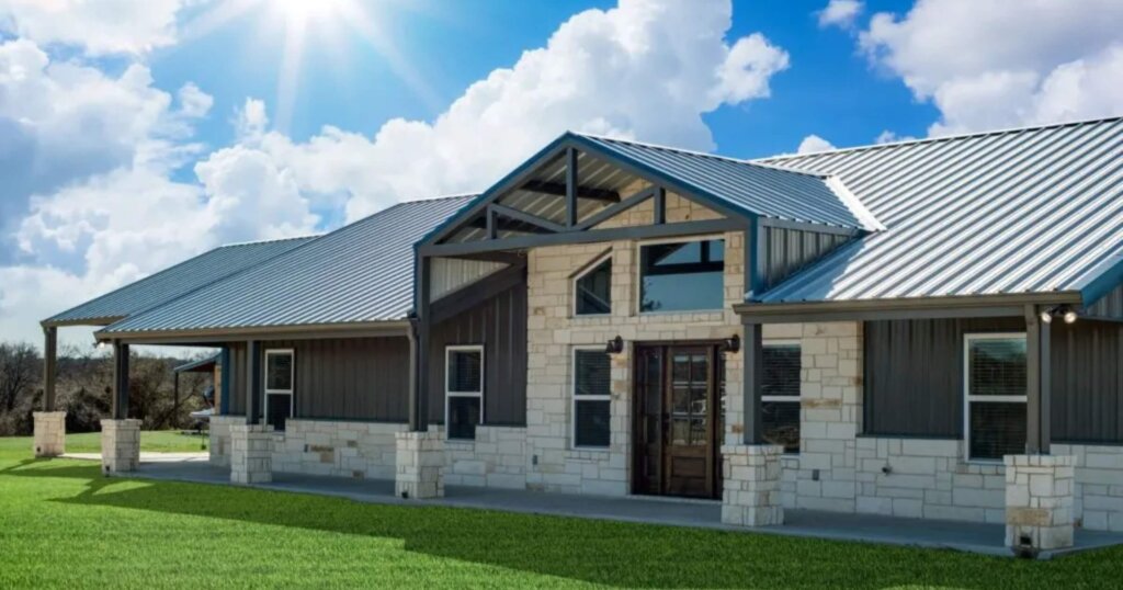 Two tone barn 