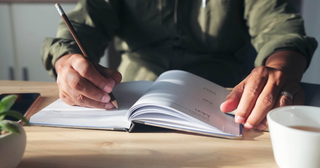 How to stay positive during difficult times at work: 12 habits that last 2 Morning journal