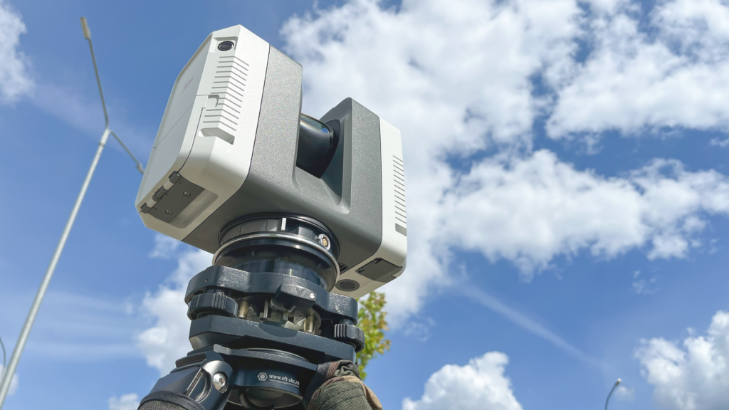 3D laser scanner is a new field technology used on construction sites