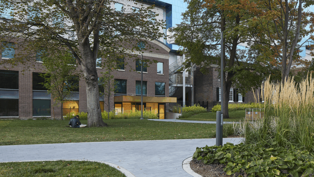 Hariri Pontarini projects shaping Toronto (and beyond) 9 Street view of AGO south Entrance doors