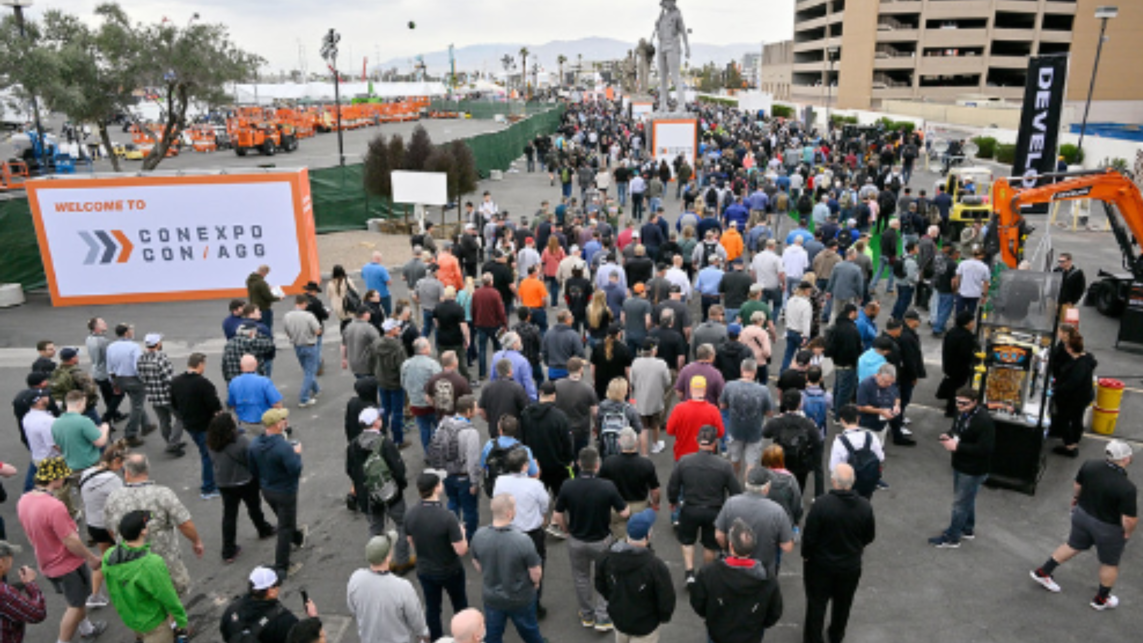 People entering at CONEXPO/CON-AGG 2023