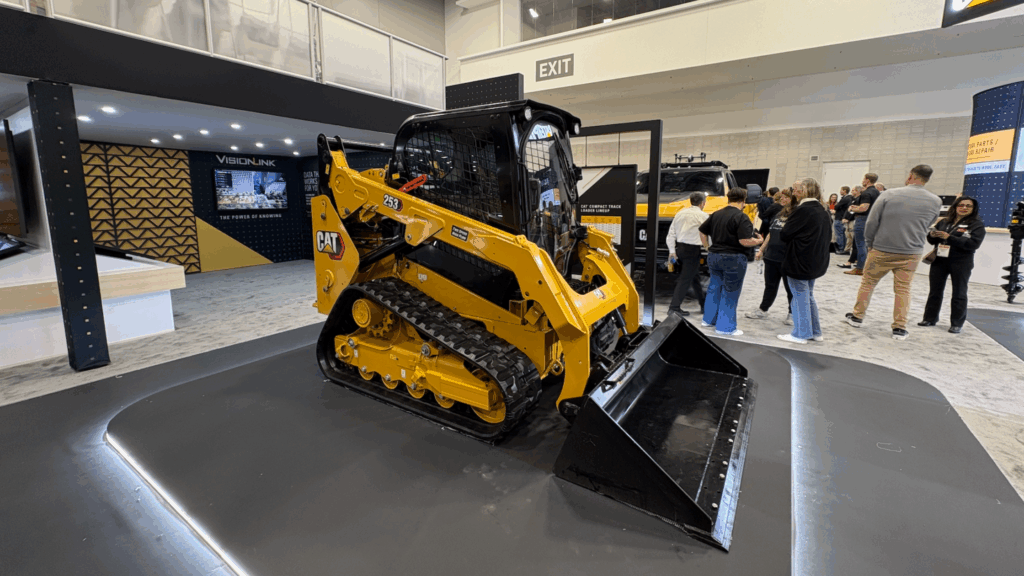 Cat 253 compact track loader (CTL)